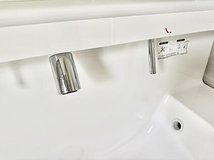 ハンドシャワー付洗面台