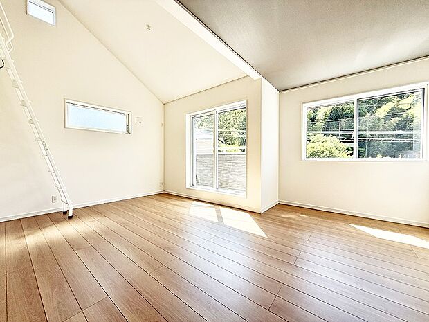 【ダイニング】■家族の笑顔があふれる、くつろぎの空間