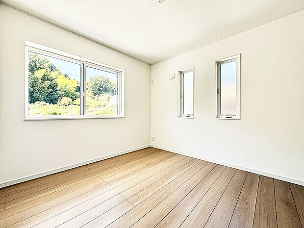 【リビング以外の居室】■清潔感あふれるお部屋で毎日を快適に過ごせます