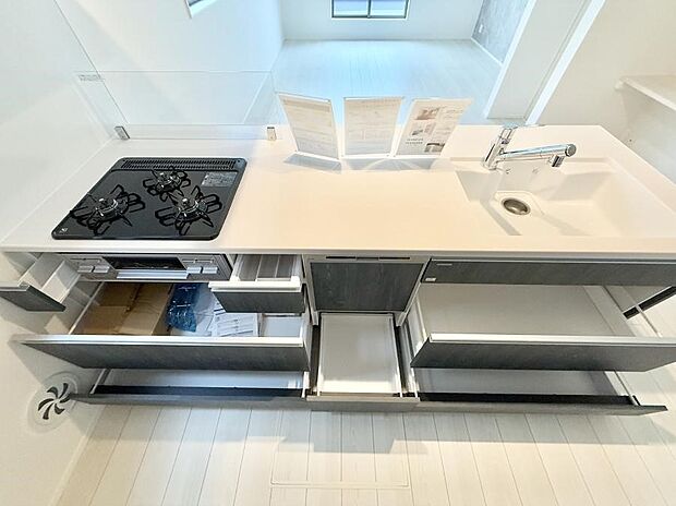 【キッチン】■シンプルで機能的、毎日使いやすいキッチン