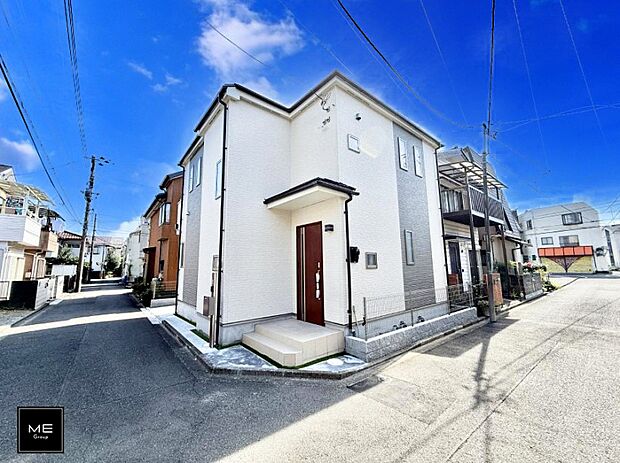 【現地外観写真】■暮らしを彩る充実した設備仕様が備わった住まい