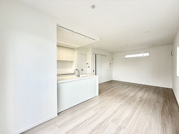 【ダイニング】■家族の笑顔があふれる、くつろぎの空間