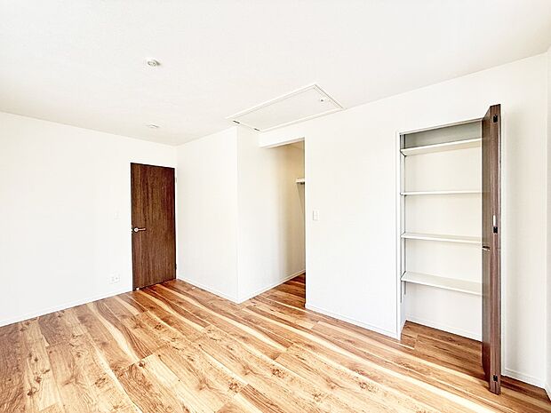 【洋室】■優雅で穏やかな時間が流れる空間