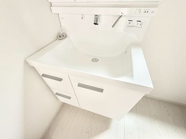 【ハンドシャワー付洗面台】■手洗いや顔を洗う時も快適に使える便利なシャワー