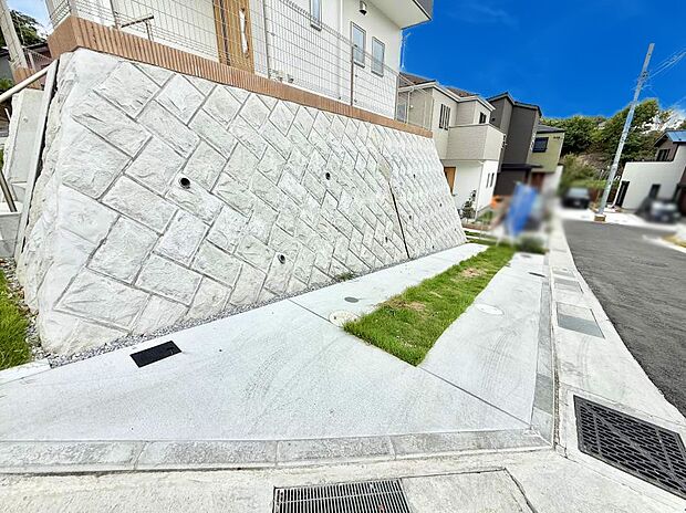 【駐車場】■快適な駐車スペースで安心