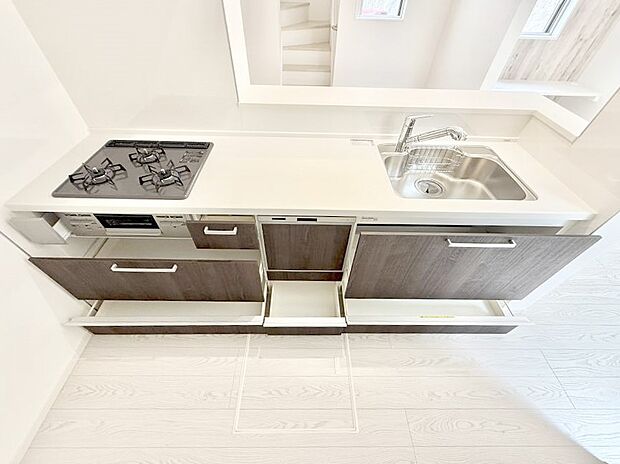 【キッチン】■シンプルで機能的、毎日使いやすいキッチン