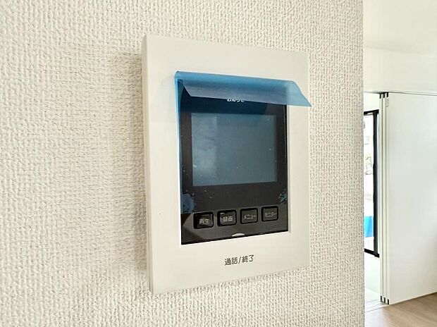 【TVモニター付インターフォン】■訪問者を確認できて安心感が増します