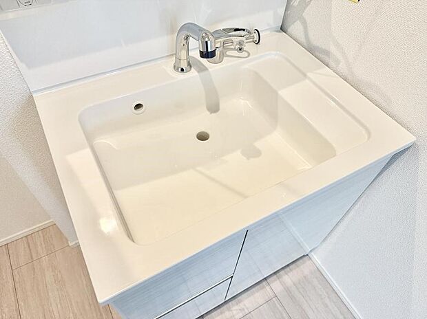 【ハンドシャワー付洗面台】■手洗いや顔を洗う時も快適に使える便利なシャワー