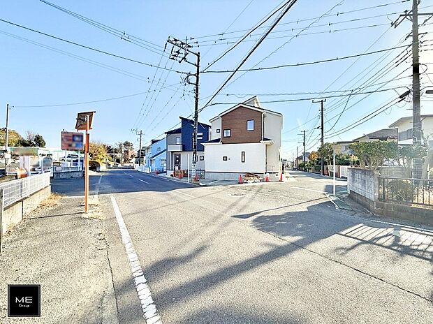 【前面道路含む現地写真】■家族とのお出かけが楽しくなる環境です