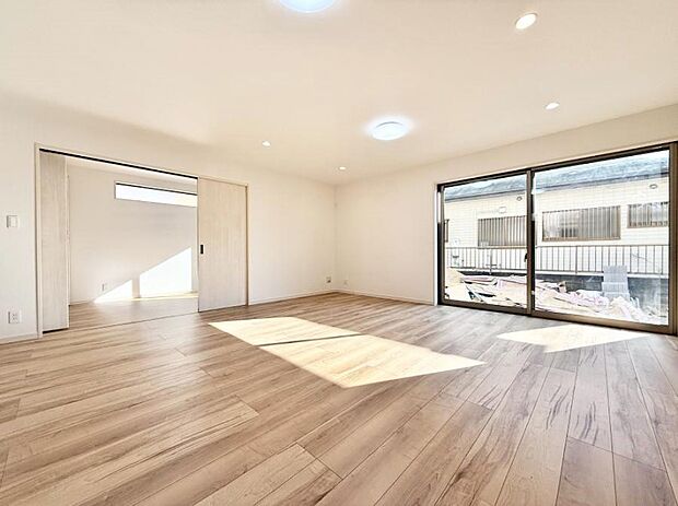 【ダイニング】■温もりを感じる、居心地のいいリビング