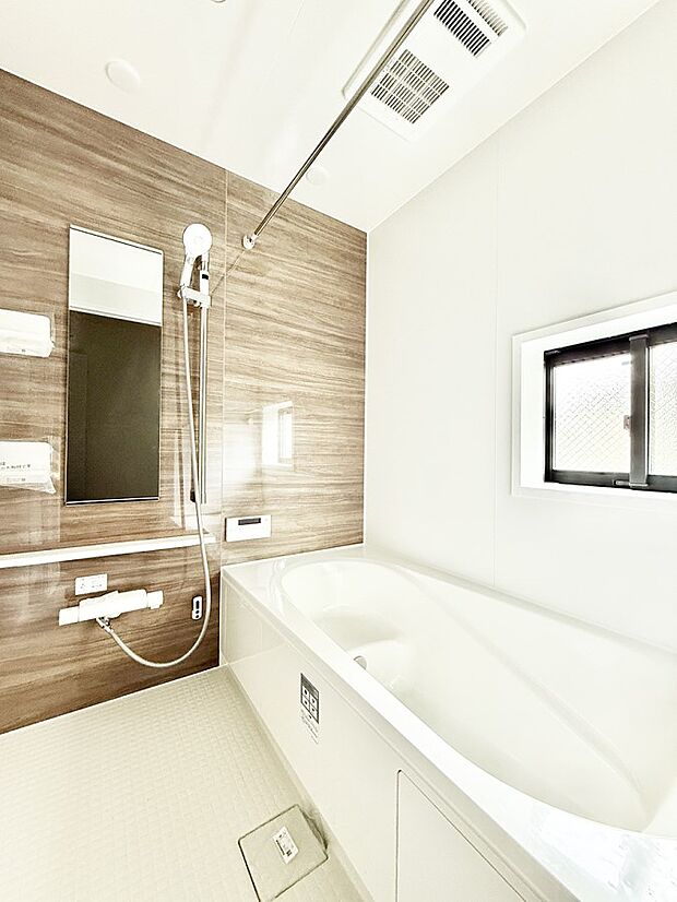 【浴室】■一日の疲れを癒す、心落ち着く空間です