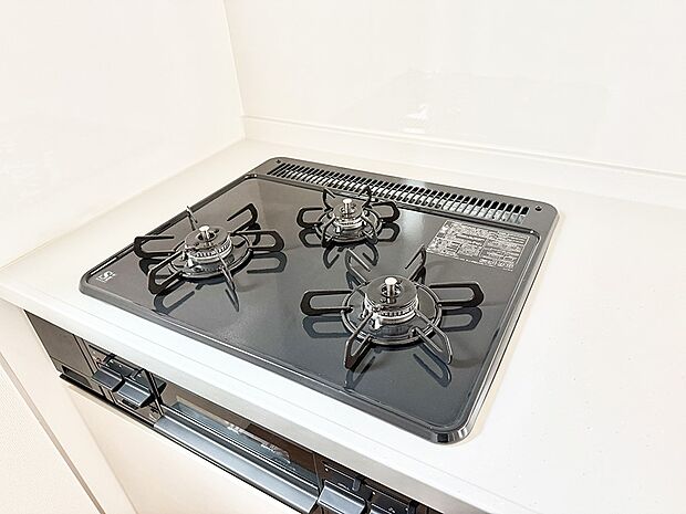 【3口ガスコンロ】■一度に多くの料理ができ便利で効率的