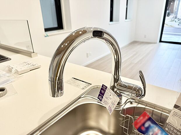 【浄水器】■清潔でおいしい水を手軽に供給してくれます