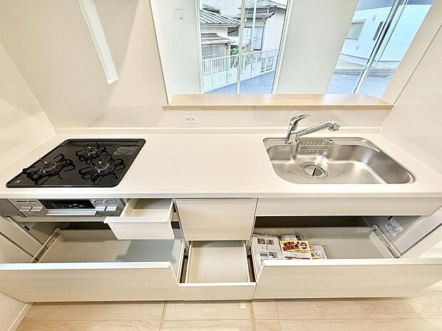 【キッチン】■家族の絆を深める、温もりのあるキッチン