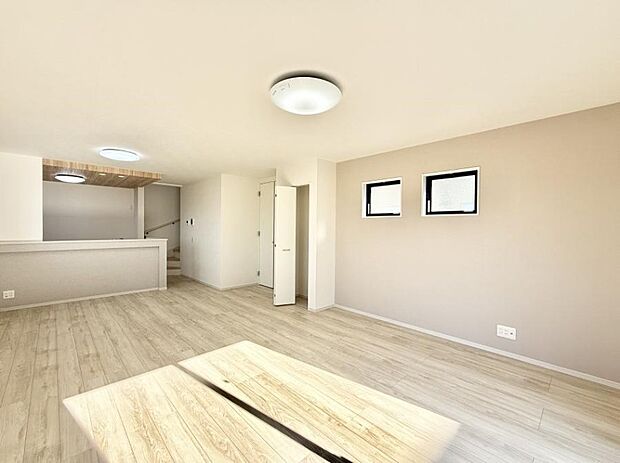 【リビングダイニング】■シンプルだけど贅沢、大切な人と過ごす心がほどける空間