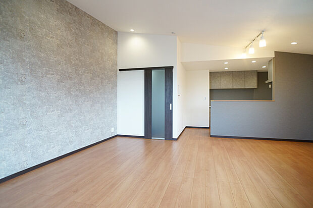 【リビング】■くつろぎと笑顔が集まる、心温まるリビング