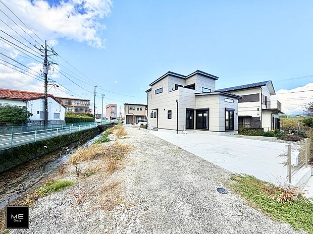 【前面道路含む現地写真】■新しい時代の息吹を感じる、心地よい環境