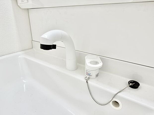 【ハンドシャワー付洗面台】■手洗いや顔を洗う時も快適に使える便利なシャワー