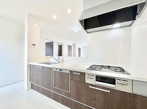 【キッチン】■家族の絆を深める、温もりのあるキッチン