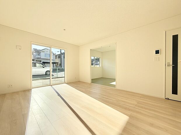 【ダイニング】■温もりを感じる、居心地のいいリビング