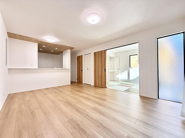 【リビング】■家族の時間を彩る、快適で癒される空間