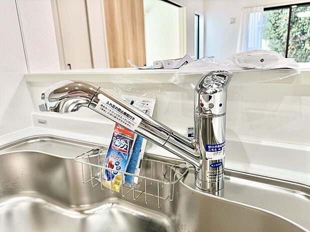 【浄水器】■清潔でおいしい水を手軽に供給してくれます