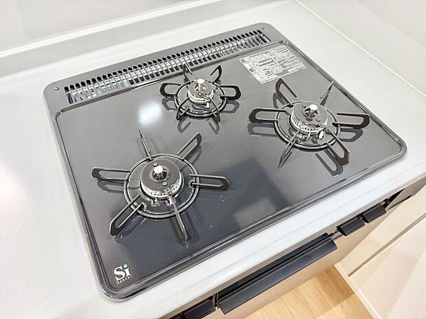 【3口ガスコンロ】■一度に多くの料理ができ便利で効率的