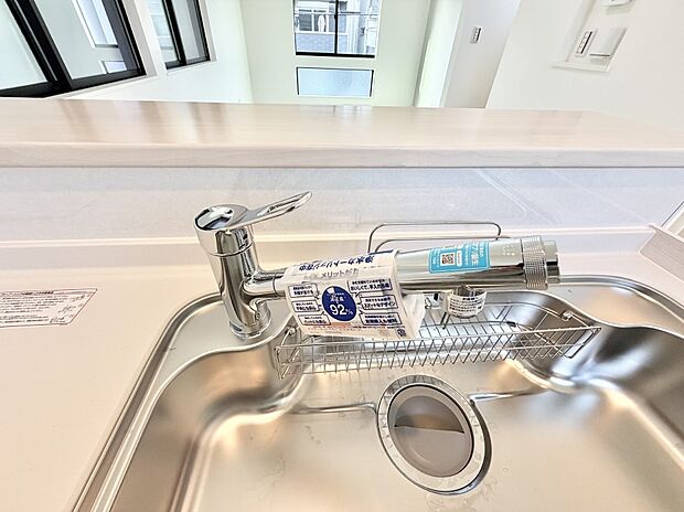 【浄水器】■清潔でおいしい水を手軽に供給してくれます