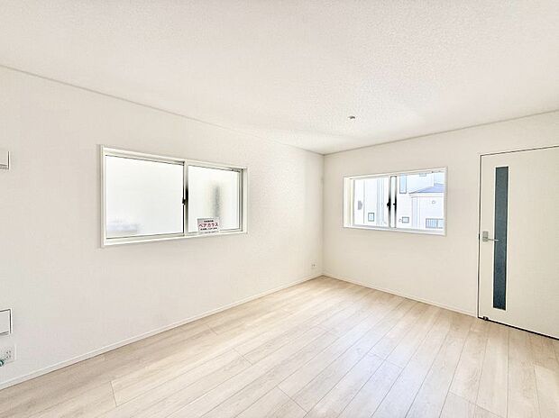 【リビング】■光と風を感じる、リラックスできる空間