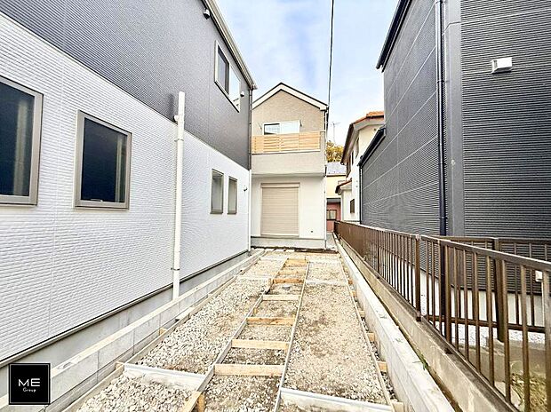 【現地外観写真】■暮らしを豊かにする充実した仕様設備で快適に