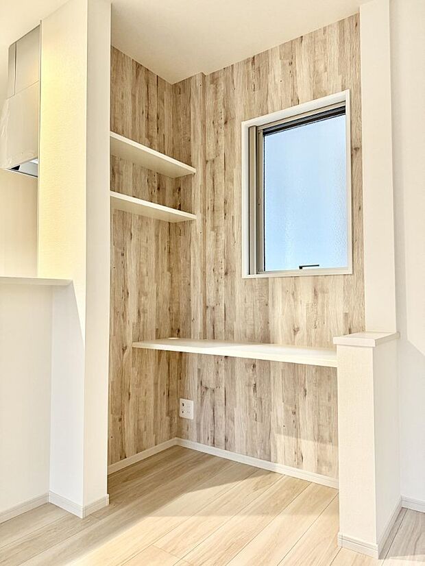 【その他内観】■勉強・テレワークなど様々な用途で使えるカウンター付き