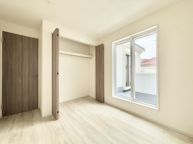 【リビング以外の居室】■シンプルで使いやすい空間がスッキリ感じられます