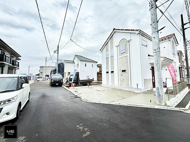 【前面道路含む現地写真】■優雅なラインが、毎日を引き立てます