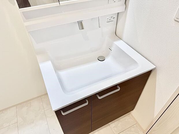 【ハンドシャワー付洗面台】■手洗いや顔を洗う時も快適に使える便利なシャワー