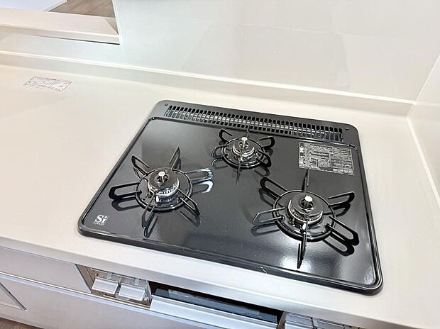 【3口ガスコンロ】■一度に多くの料理ができ便利で効率的