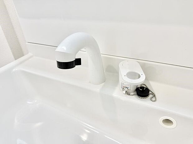 【ハンドシャワー付洗面台】■手洗いや顔を洗う時も快適に使える便利なシャワー