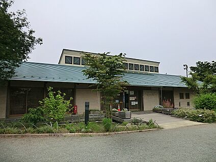 県立座間谷戸山公園 600m(8分)