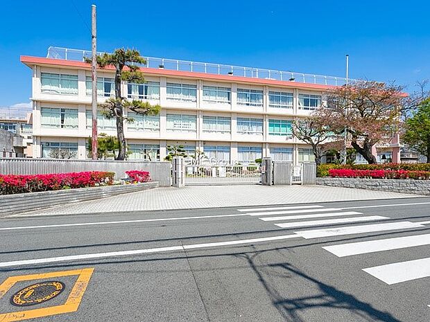 平塚市立春日野中学校（約25m・徒歩1分）