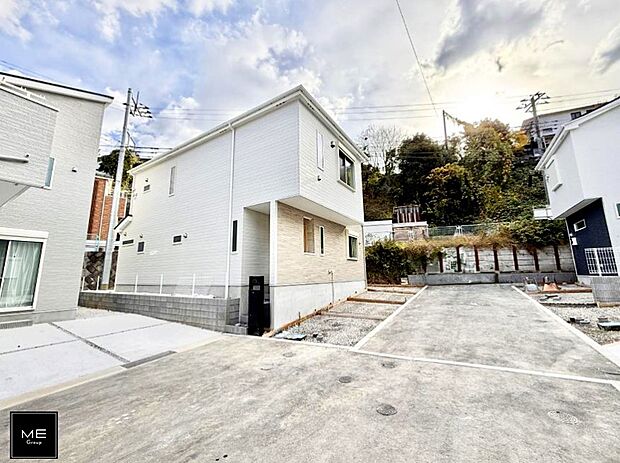 【現地外観写真】■暮らしを豊かにする充実した仕様設備で快適に