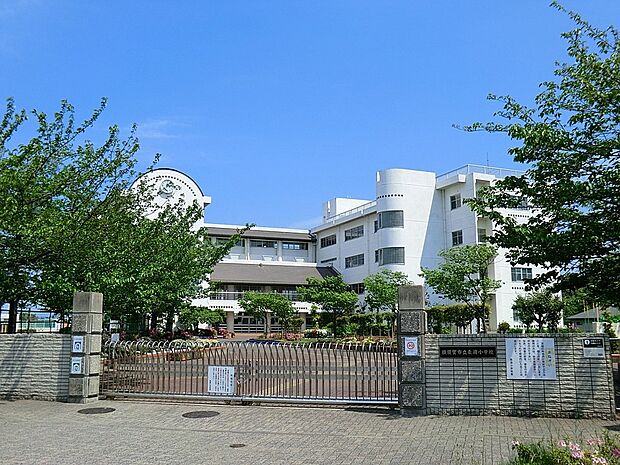 横須賀市立長浦小学校(約2,300m・徒歩29分)