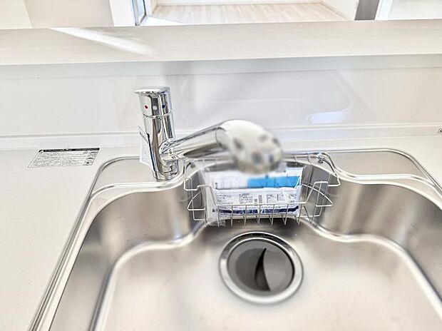 【浄水器】■清潔でおいしい水を手軽に供給してくれます