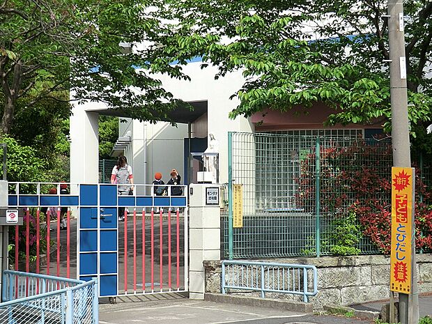 モンタナ幼稚園(約600m・徒歩8分)