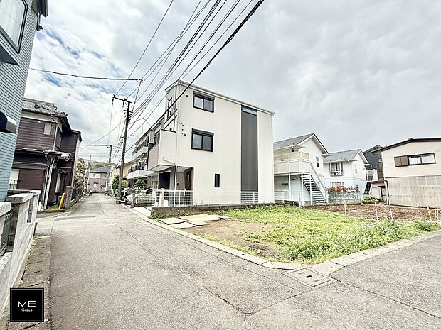 【前面道路含む現地写真】■家族みんなが笑顔で過ごせる、安心感のある住まい