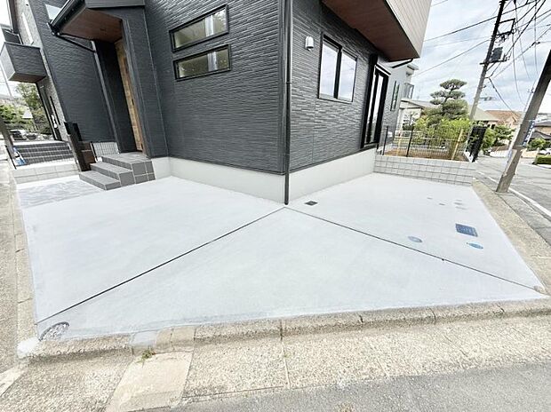 【駐車場】■快適な駐車スペースで安心