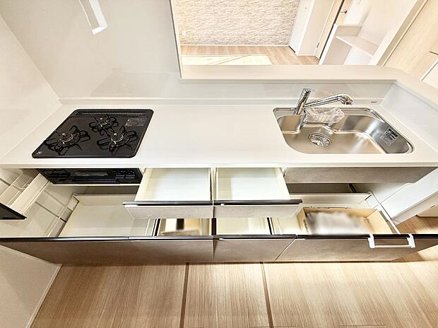 【キッチン】■家族の絆を深める、温もりのあるキッチン