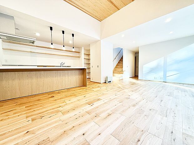 【リビングダイニング】■シンプルだけど贅沢、大切な人と過ごす心がほどける空間