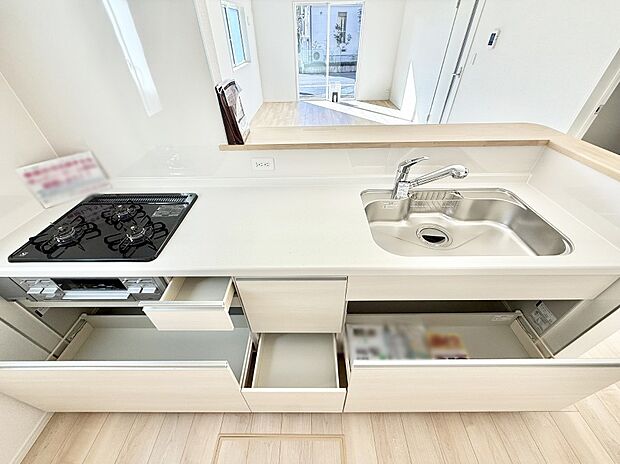 【キッチン】■アイデア広がる、クリエイティブな料理空間