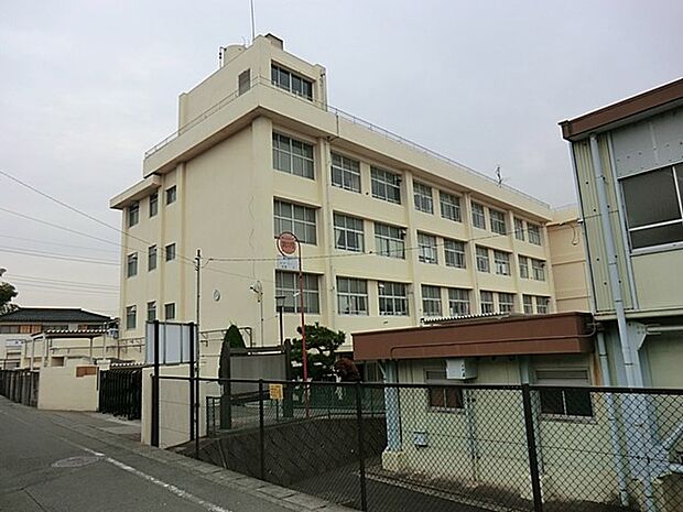 横浜市立相沢小学校（約190m・徒歩3分）