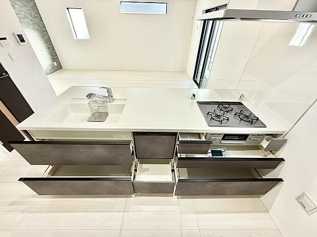 【キッチン】■美味しい時間が生まれる、笑顔あふれるキッチン