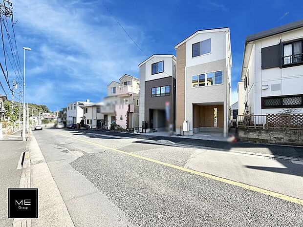 【前面道路含む現地写真】■新しい暮らしが始まる場所で、家族の絆を深める